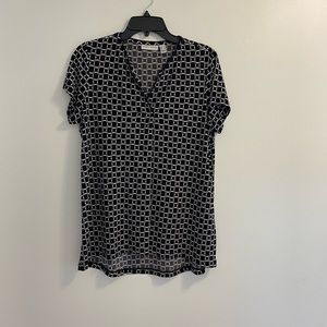 Susan Graver black and white short sleeve swing tunic top